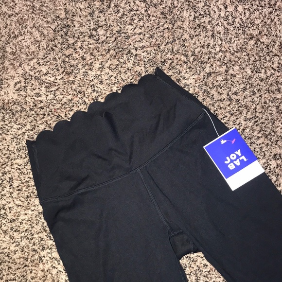 JoyLab High Rise 7/8ths Scalloped Waist Leggings in Black Size XS | NWT! - Picture 2 of 6